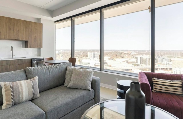 Landing | Beautiful 1BD in Fountain Heights