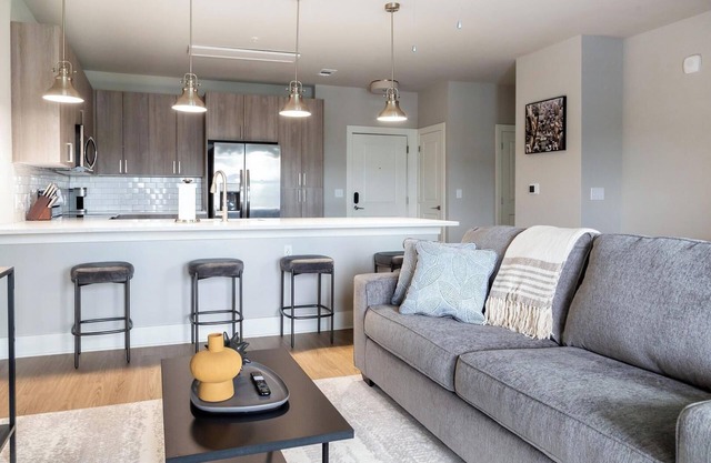 Landing | Beautiful 1BD, Pool, Gym