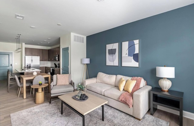 Landing | Beautiful 1BD, Clubhouse, Pool