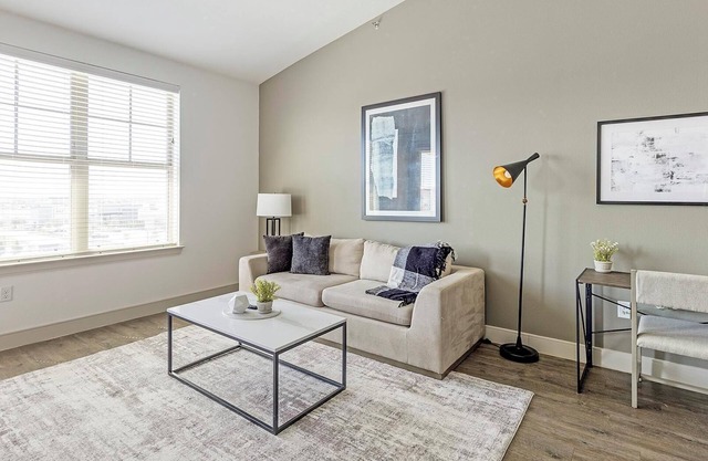 Landing | Beautiful 1BD, Courtyard, Gym