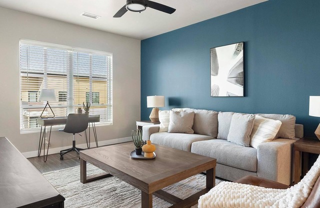 Landing | Chic 2BD, Clubhouse