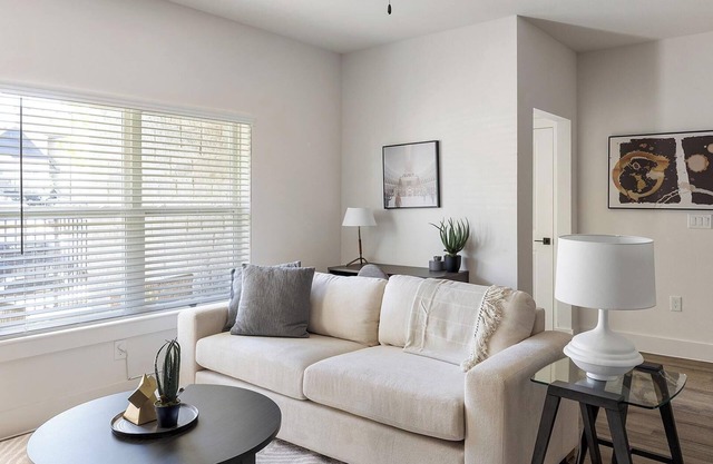 Landing | Chic 2BD, Clubhouse, Gym