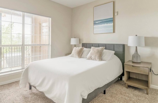 Landing | Chic 2BD, Game Room, Gym