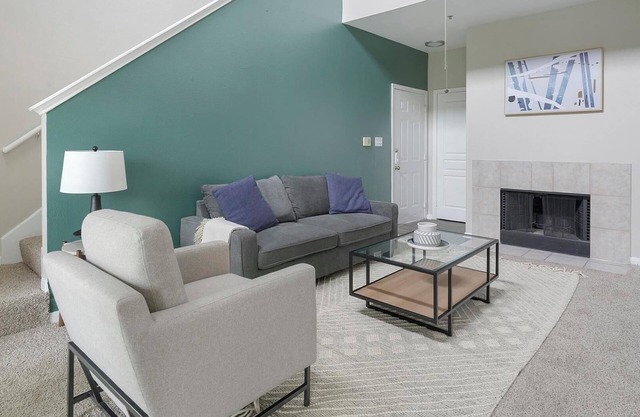 Landing | Chic 2BD, Gym, Pool