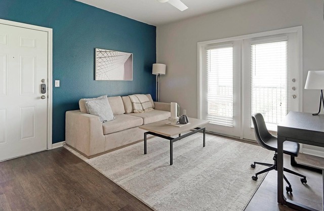 Landing | Chic 2BD, Pool, Clubhouse