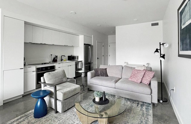 Landing | Chic Studio, Rooftop Lounge, Gym