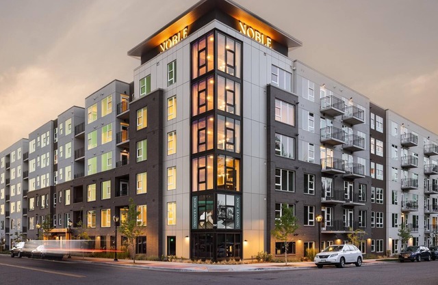 Landing | Chic Studio, Gym, Rooftop Lounge