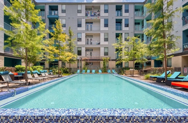 Landing | Modern 1BD, Rooftop Lounge, Clubhouse