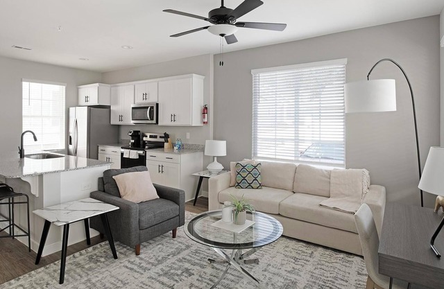 Landing | Modern 2BD, Clubhouse, Courtyard