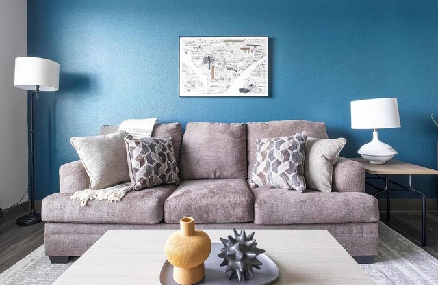Landing | Modern 2BD, Gym