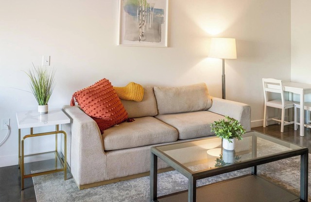Landing | Spectacular Studio, Game Room, Gym