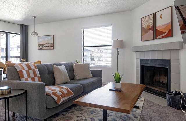 Landing | Spectacular 2BD, Gym