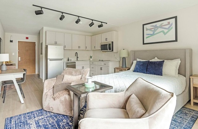 Landing | Spectacular Studio, Gym, Pool