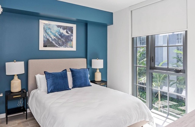 Landing | Stunning 1BD, Pool, Clubhouse
