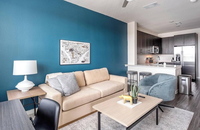 Landing | Stunning 1BD, Gym, Clubhouse