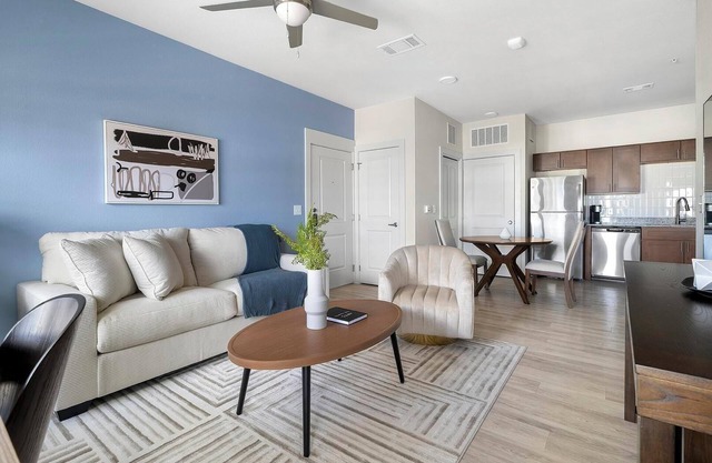 Landing | Stunning 1BD, Gym, Clubhouse