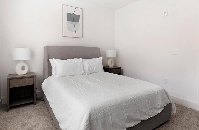 Landing | Stunning 1BD, Pool, Clubhouse