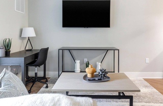 Landing | Stunning 1BD, Pool, Clubhouse