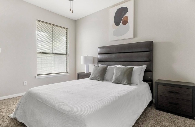 Landing | Stylish 1BD, Gym, Pool