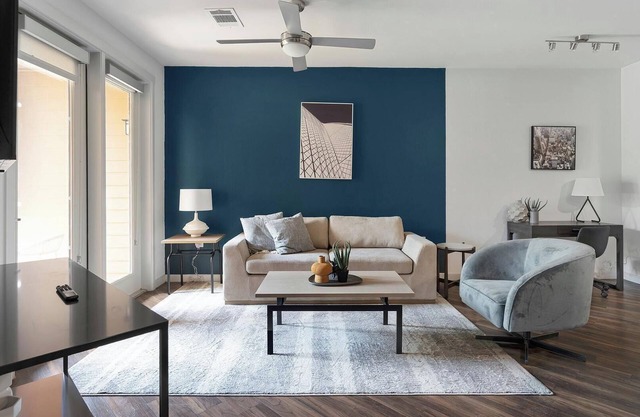 Landing | Stylish 1BD, Gym, Clubhouse