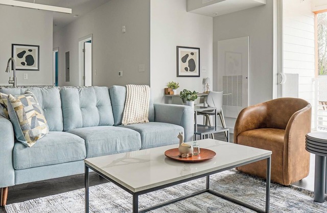 Landing | Stylish 2BD, Gym, Clubhouse
