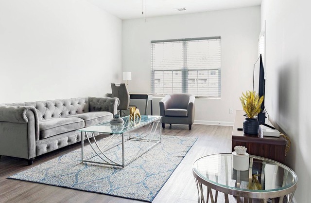 Landing | Stylish 2BD, Pool, Gym