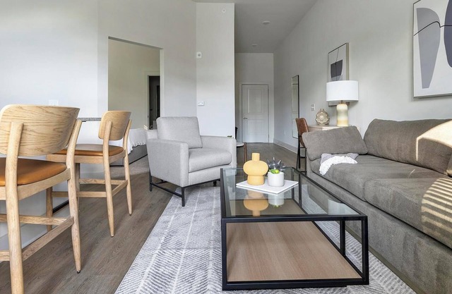 Landing | Stylish Studio, Pool, Gym