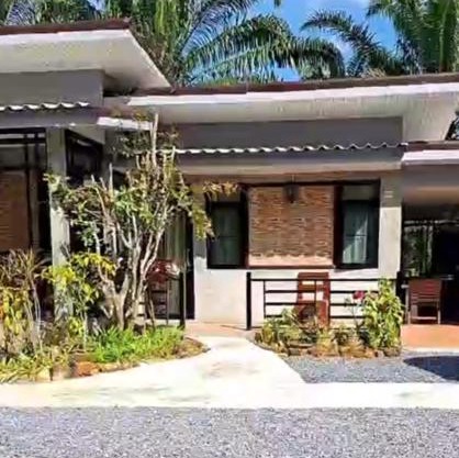 Lanta KS Garden