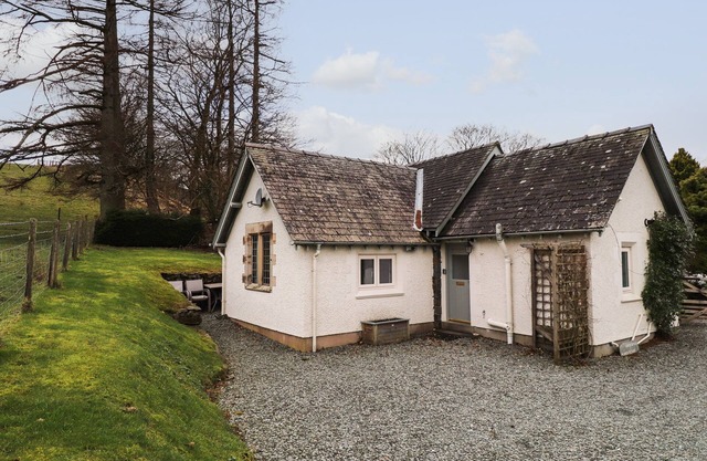 LARCH COTTAGE, pet friendly in Ambleside