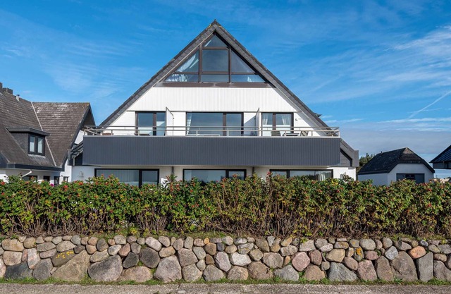 Large 4-room apartment with sea view on approx. 90 m², for up to 5 people