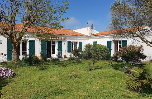 Large, fully renovated house 90 m from the island's most beautiful beach