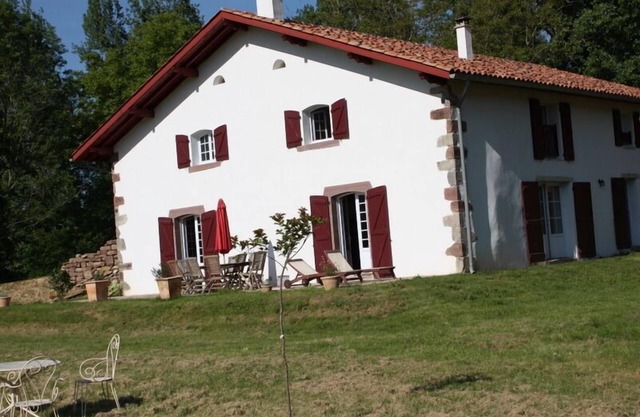 Large 18th century Basque house restored 16 to 20 people