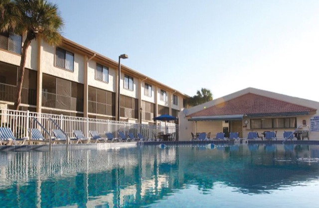 Large 2 BR Condo at Wyndham's Orlando International - near the theme parks!
