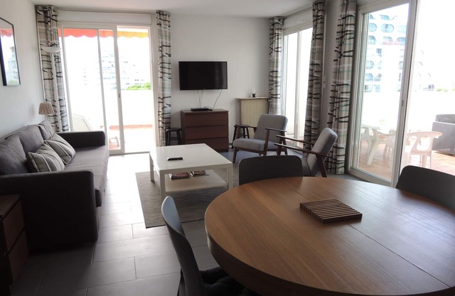 Large 2 room cabin of 60m2 in the city center