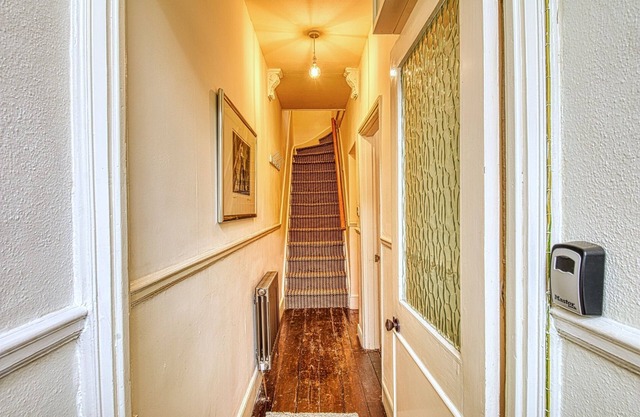 Large 4 Bedroom House w/Garden & Free Parking