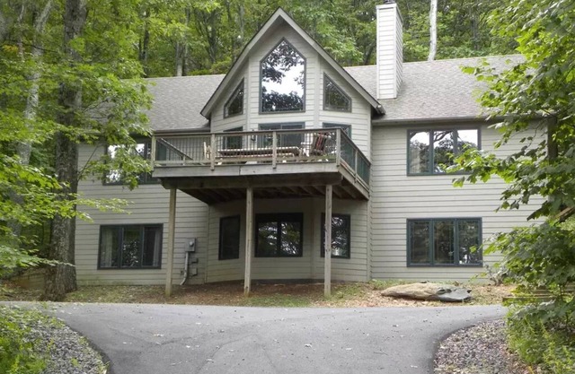 Large and Luxurious Exec 5BR Chalet