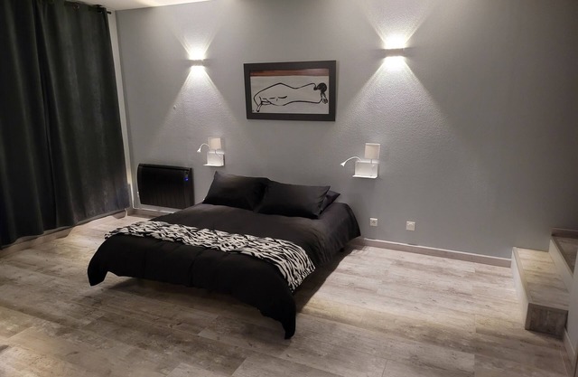 Large apartment near Quimper Cathedral