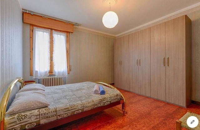 Large apartment, rents to companies only. Not far from the center