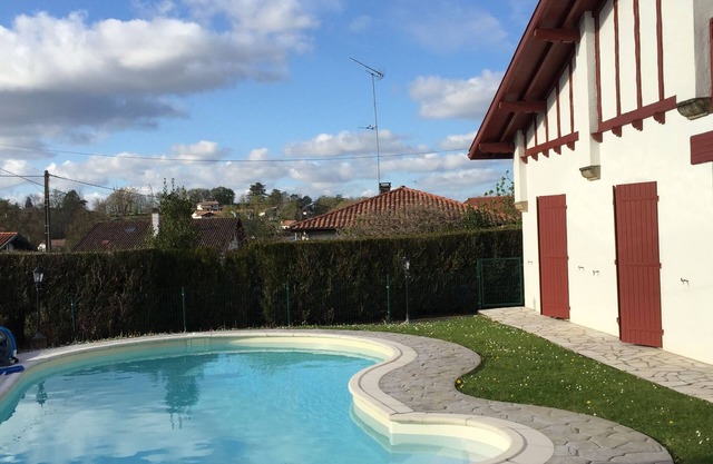 Large Basque house 10min from Bayonne!