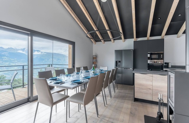 Large chalet - 6 bedrooms- At the foot of the slopes - Exceptional view
