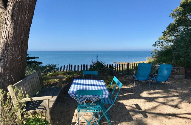 Large charming house on the beach at Luzéronde