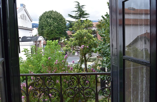 Large charming villa in Hendaye, quiet with garden, near beach