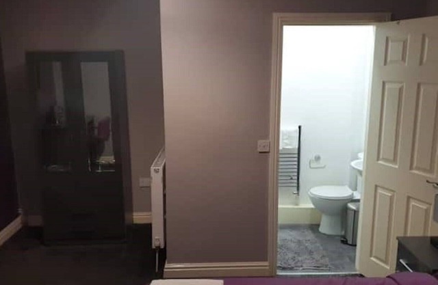 Large Double En-Suite Room near NEC, BHX & City