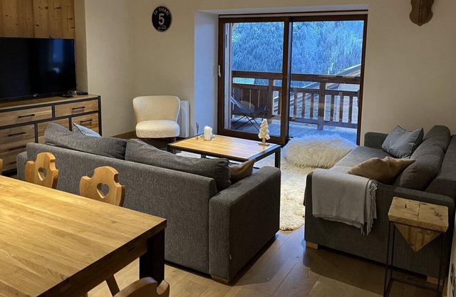 Large duplex Chalet-Apartment in Alpe d'Huez Grand Domaine de Ski