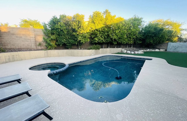 Large Family Friendly Oasis near Super Bowl!