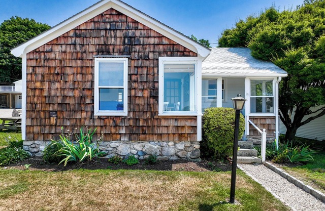 Large Family-Friendly Cottage