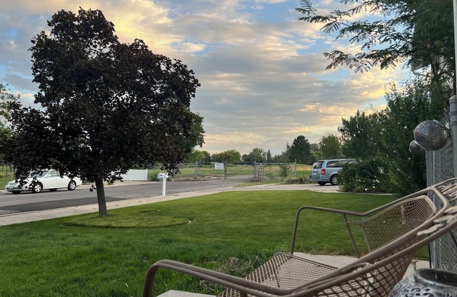 Large Family Home with Theater, Xbox Room, Fire Pit & Direct Trail Access