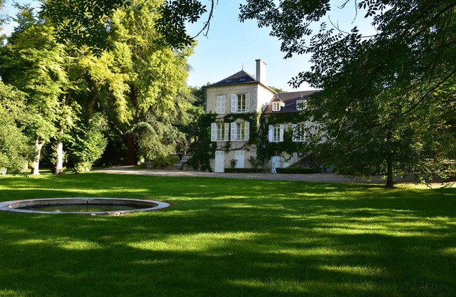 Large family home near Bourges