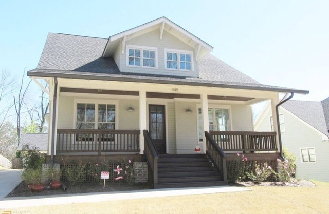Large Five Points home walking distance to Sanford Stadium!