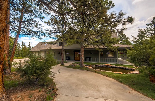Large Fun-Filled Family Mountain Home